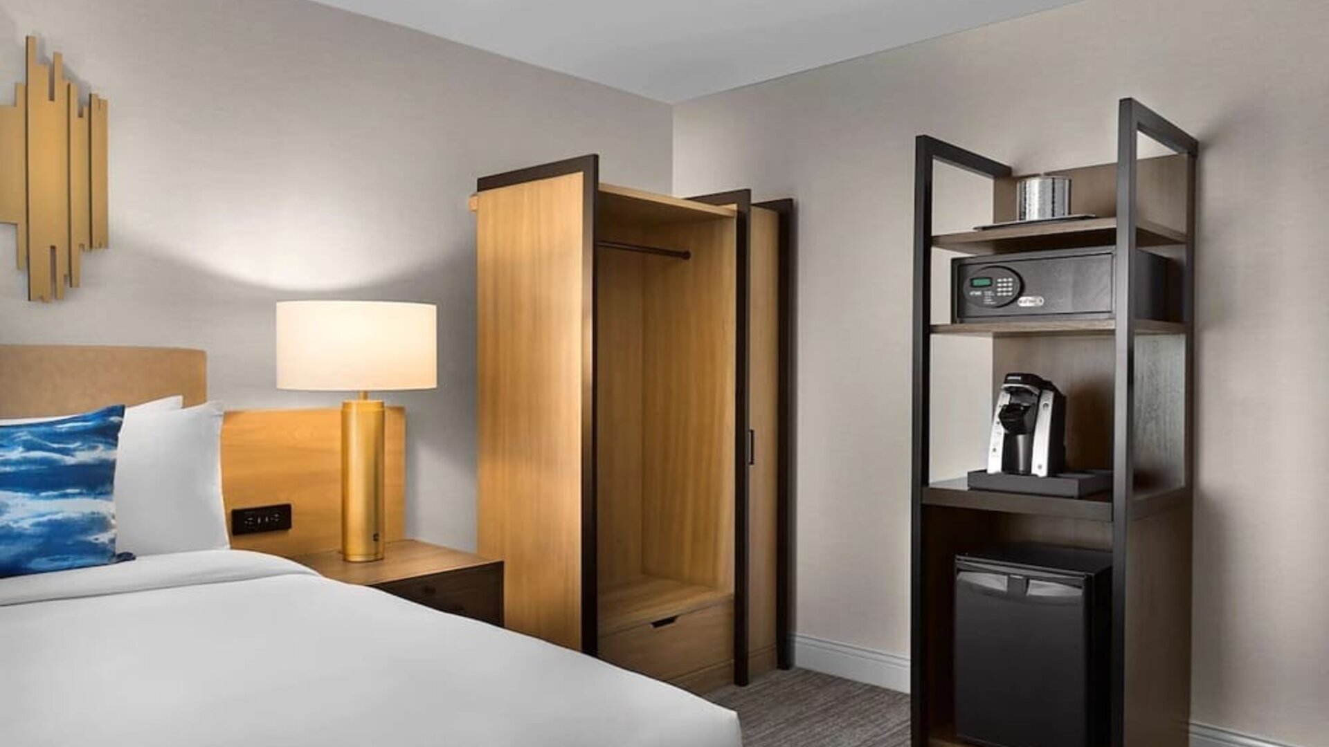 King room with mini-fridge at Sonesta Silicon Valley.