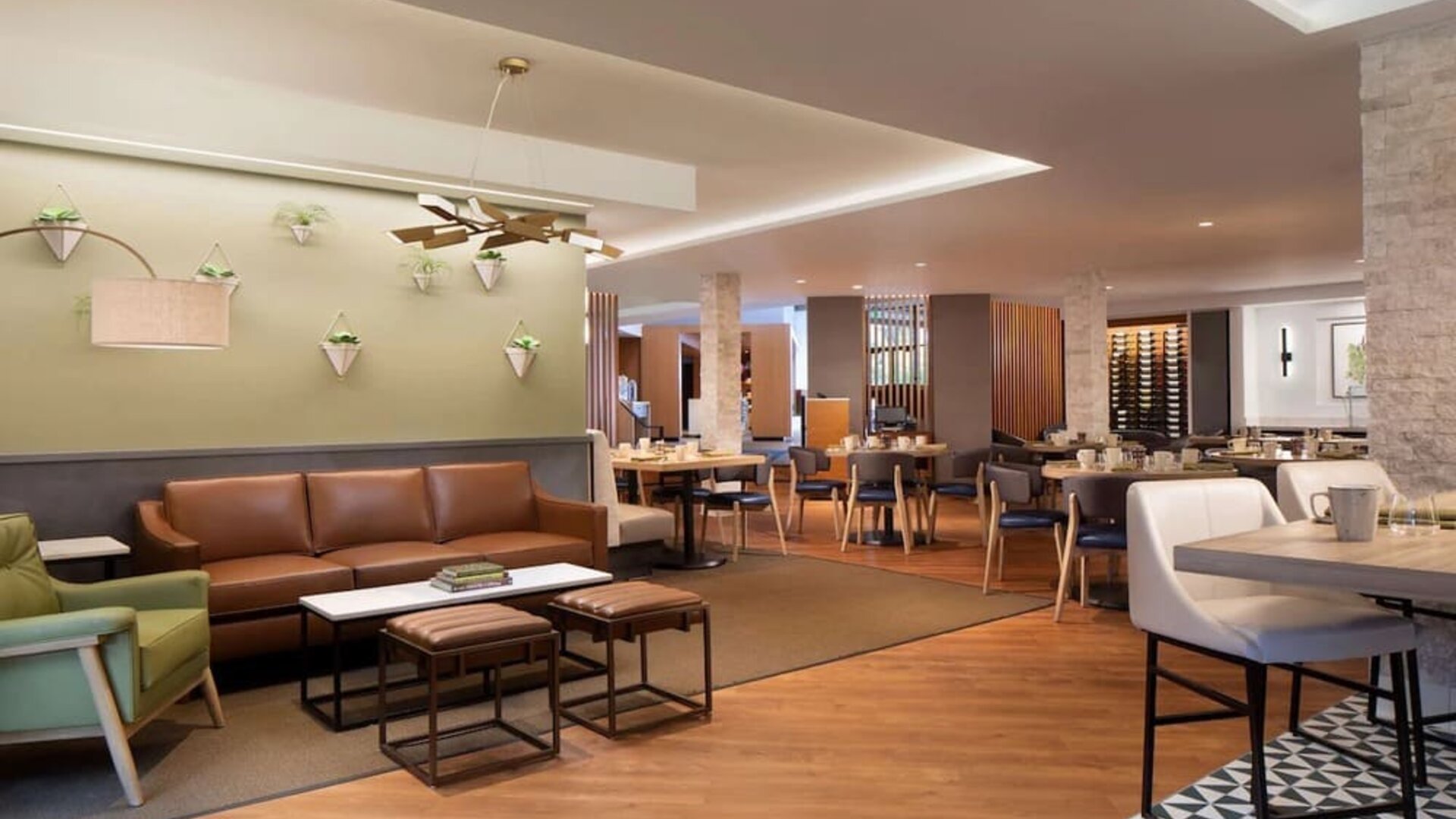 Restaurant and coworking space at Sonesta Silicon Valley.