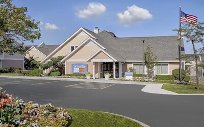 Parking area at Sonesta ES Suites Cincinnati - Blue Ash.