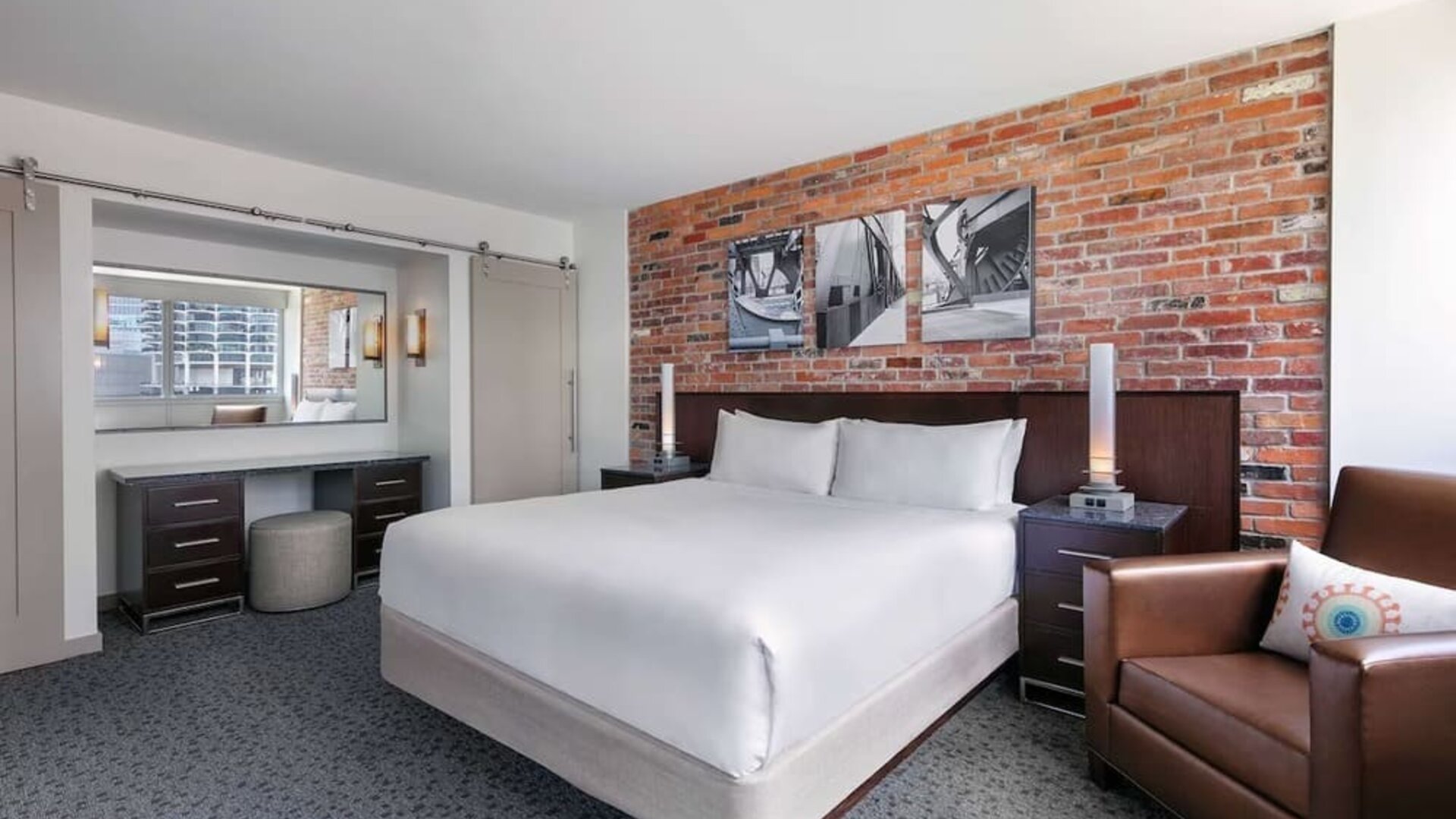 Romantic king room at Royal Sonesta Chicago Downtown. 