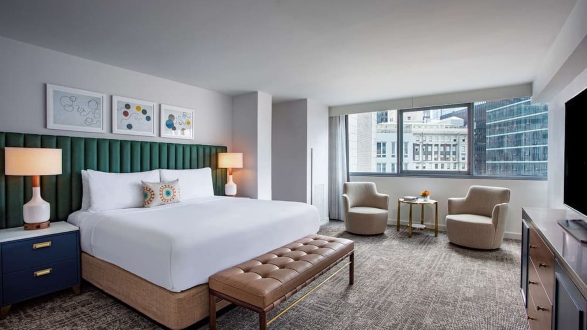 Day use room with natural light at Royal Sonesta Chicago Downtown. 