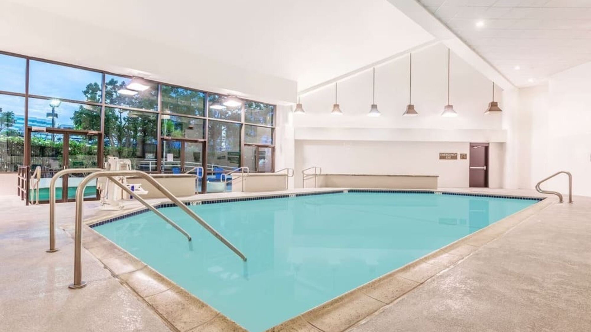 Indoor pool at Sonesta Irvine.