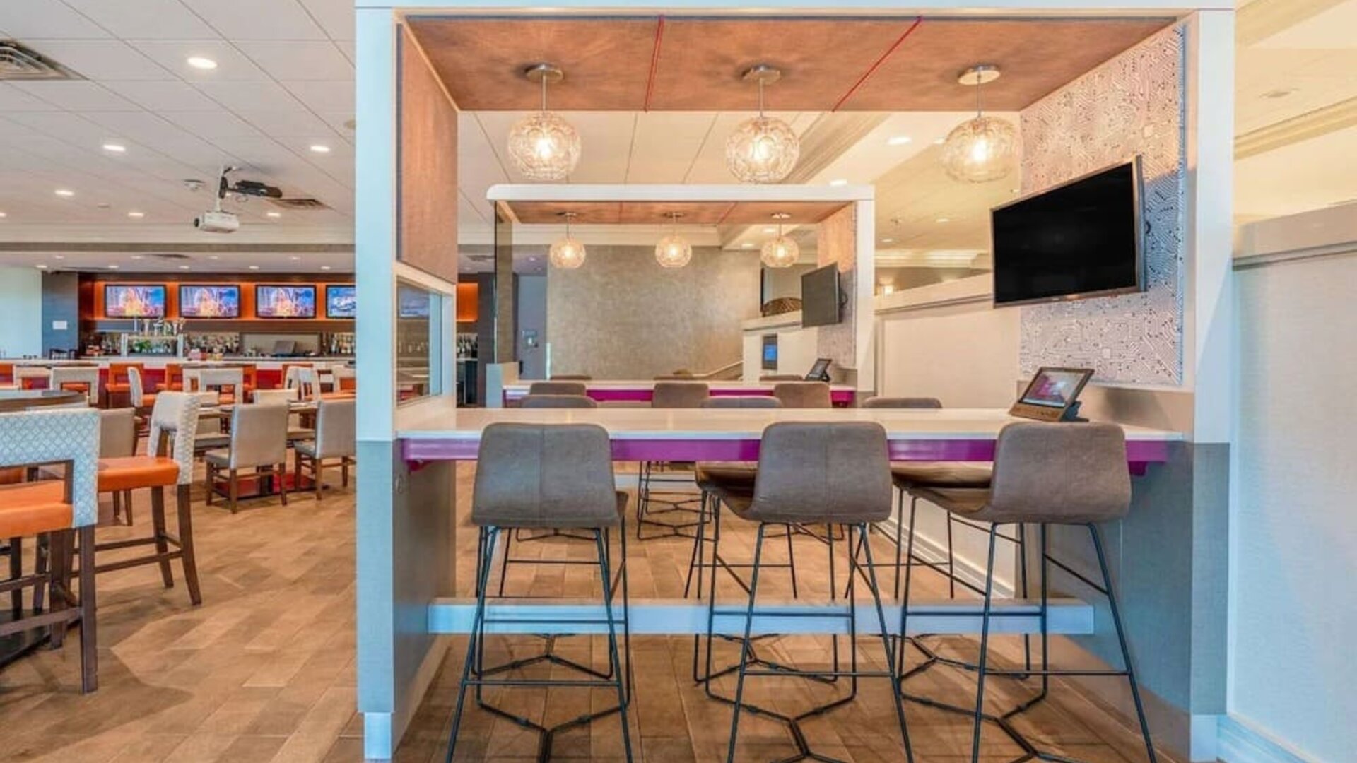 Bar and coworking space at Sonesta San Jose.