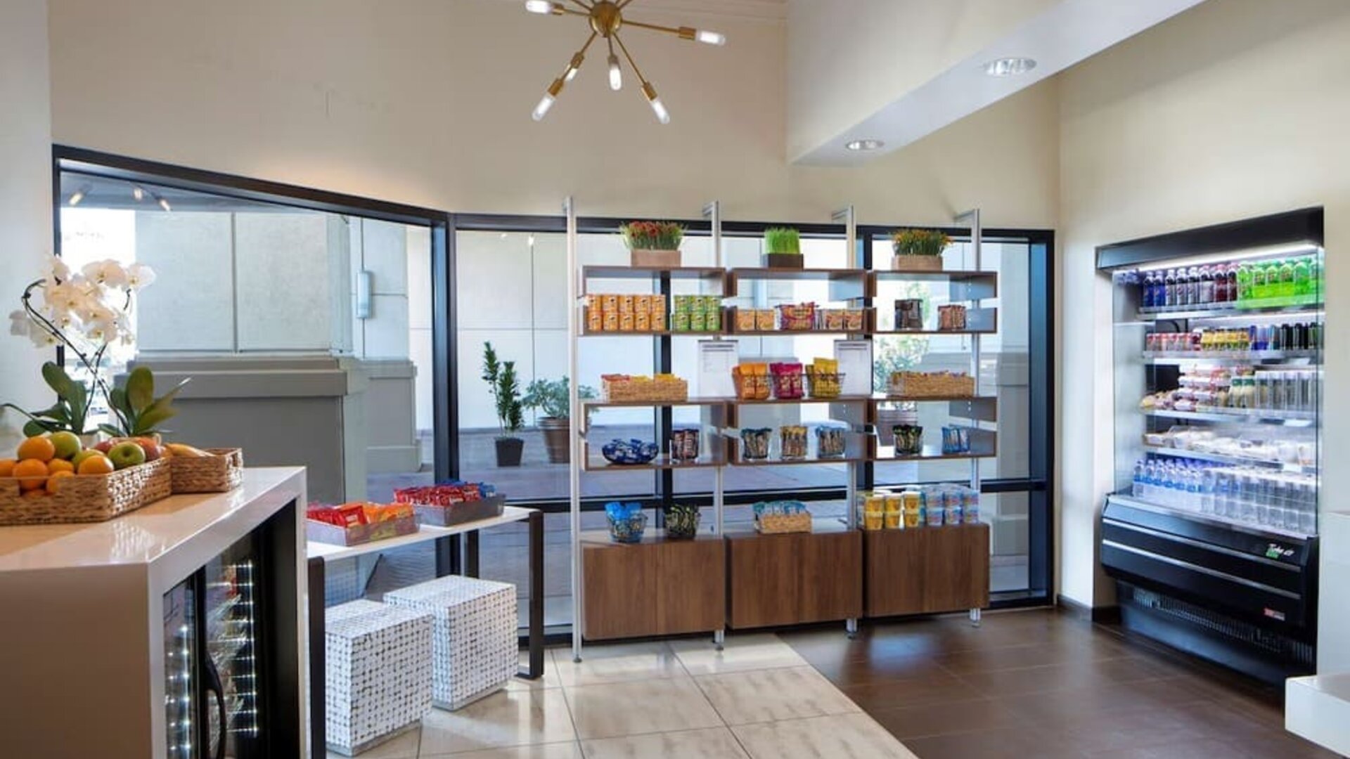 Convenience store at Sonesta San Jose.