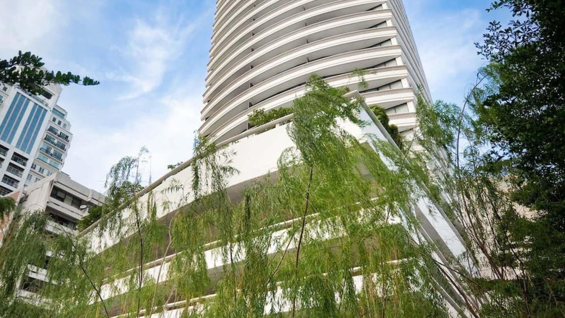 Hotel exterior at Fraser Suites Sukhumvit, Bangkok.