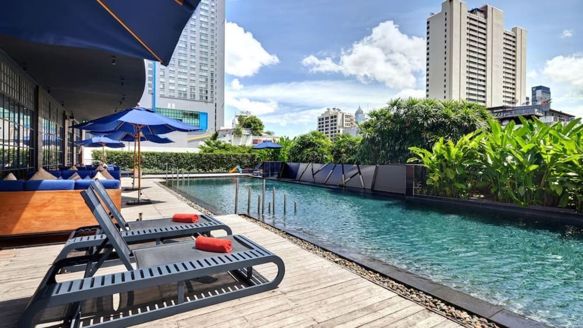 Stunning outdoor pool at Fraser Suites Sukhumvit, Bangkok.