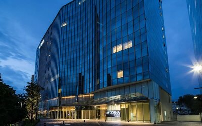 Beautiful hotel exterior at Modena By Fraser Bangkok.