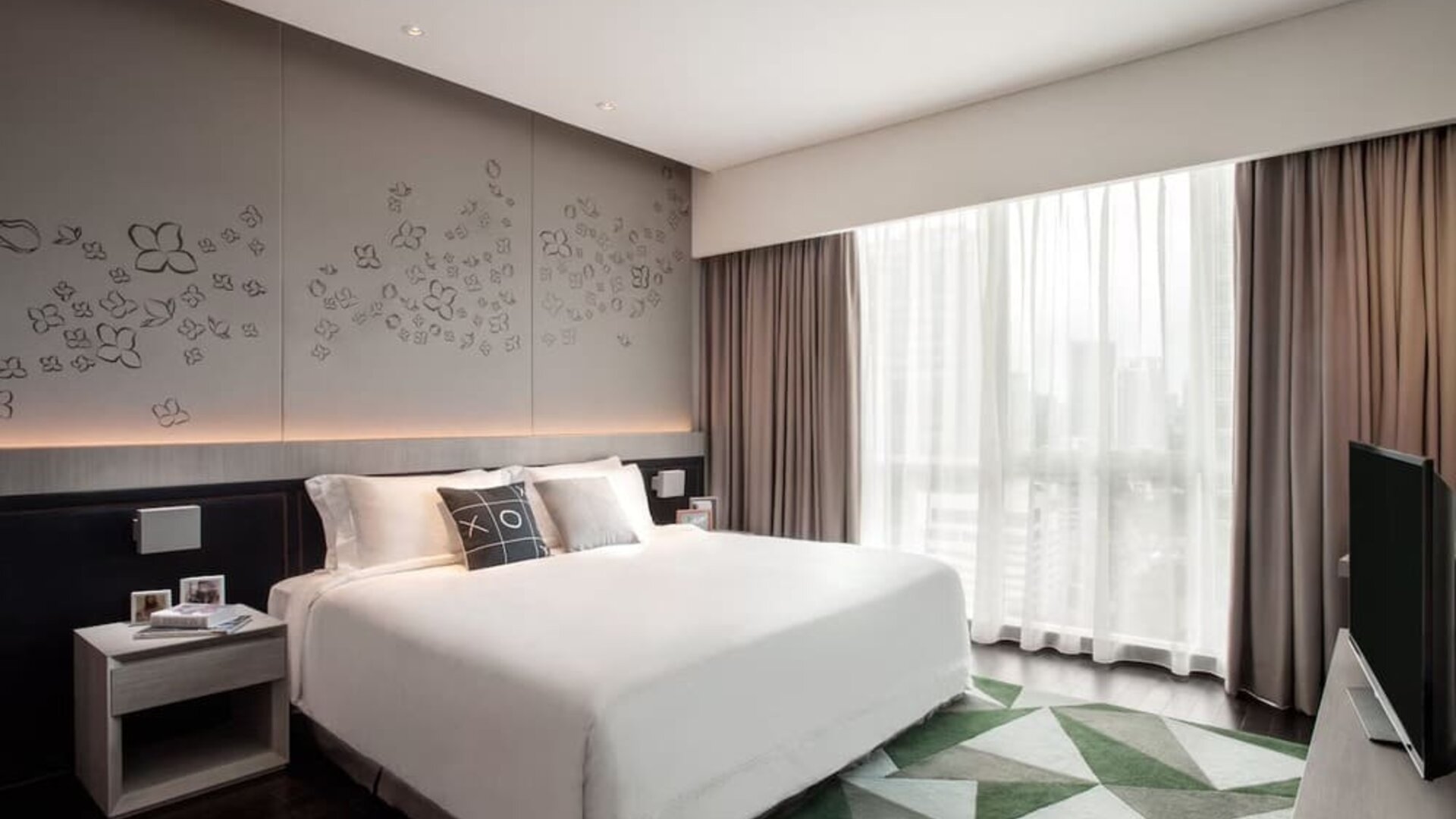Day use room with natural light at Fraser Place Setiabudi Jakarta.