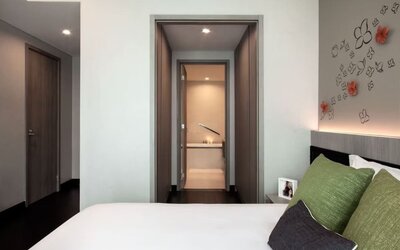 King room with private bathroom at Fraser Place Setiabudi Jakarta.