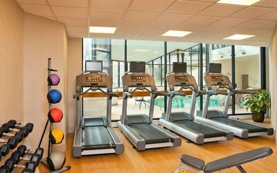 Fitness center at Sonesta White Plains Downtown.