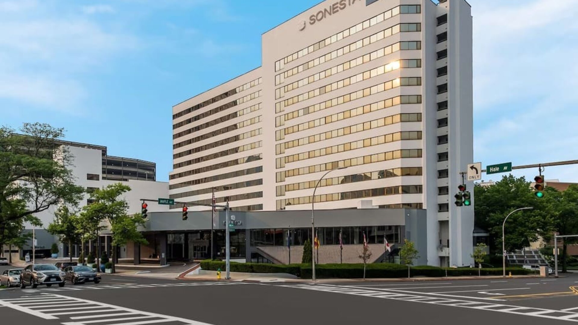 Hotel exterior at Sonesta White Plains Downtown.