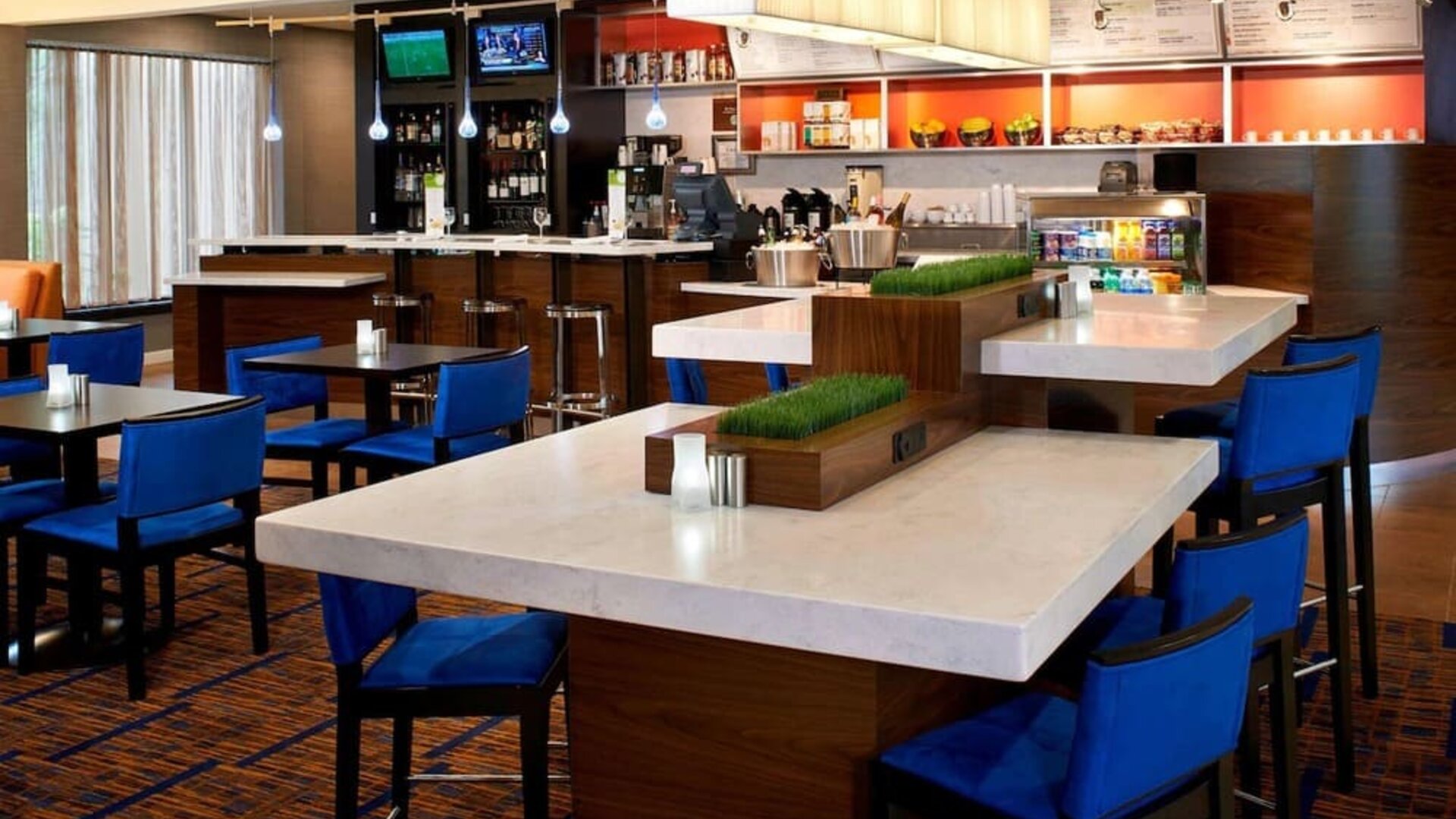 Dining room at Sonesta Select Detroit Auburn Hills.