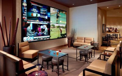 TV room at Sonesta Nashville Airport.