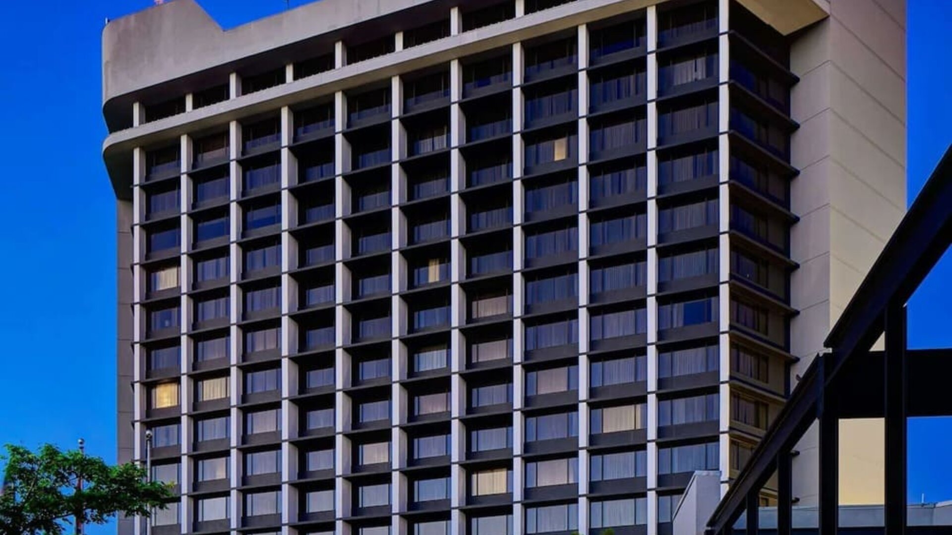 Hotel exterior at Sonesta Nashville Airport.