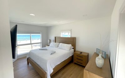 Day use room with sea view at Shore View Hotel.