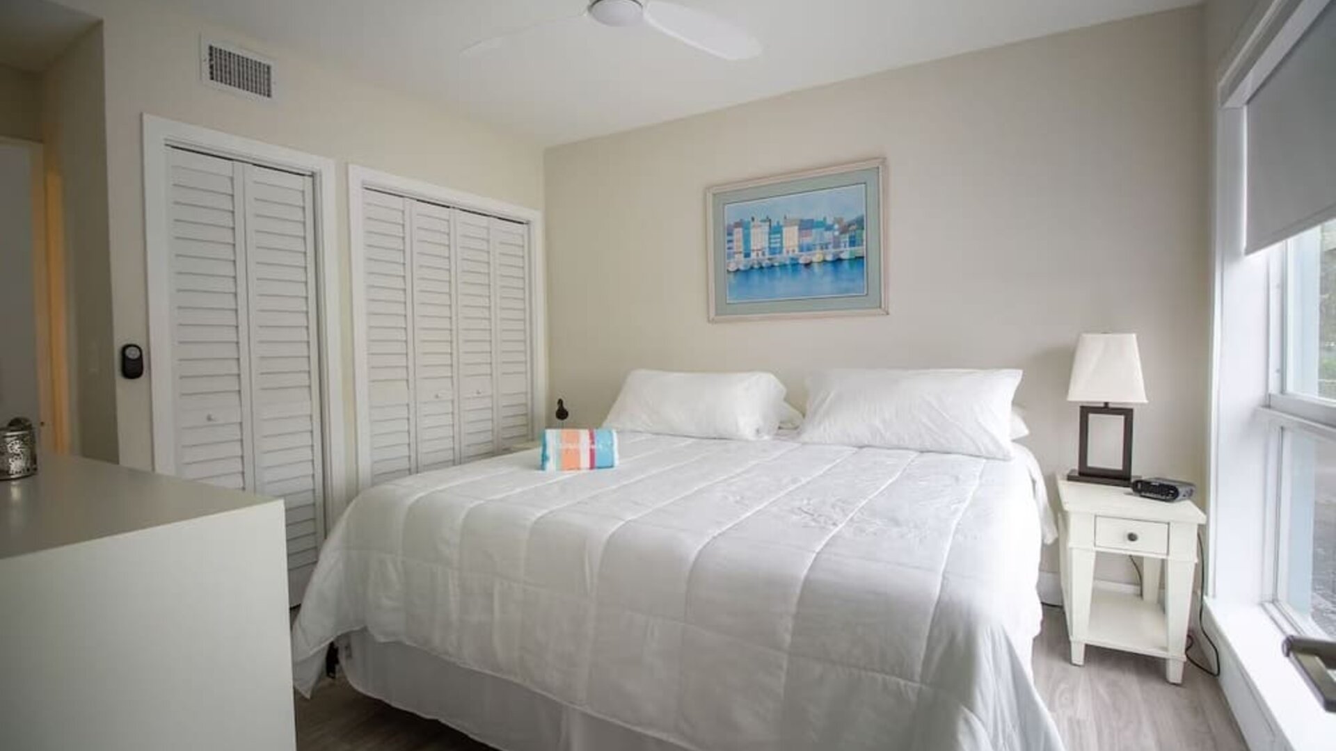 Day room with natural light at Shore View Hotel.