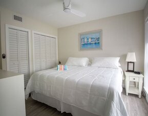 Day room with natural light at Shore View Hotel.