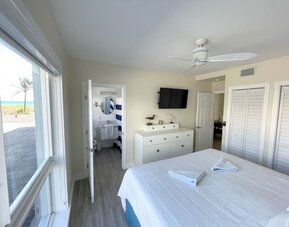 Comfortable king room at Shore View Hotel.