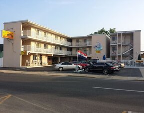 Parking available at Bay Breeze Motel.