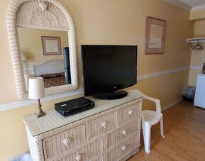 Day use room with TV at Bay Breeze Motel.