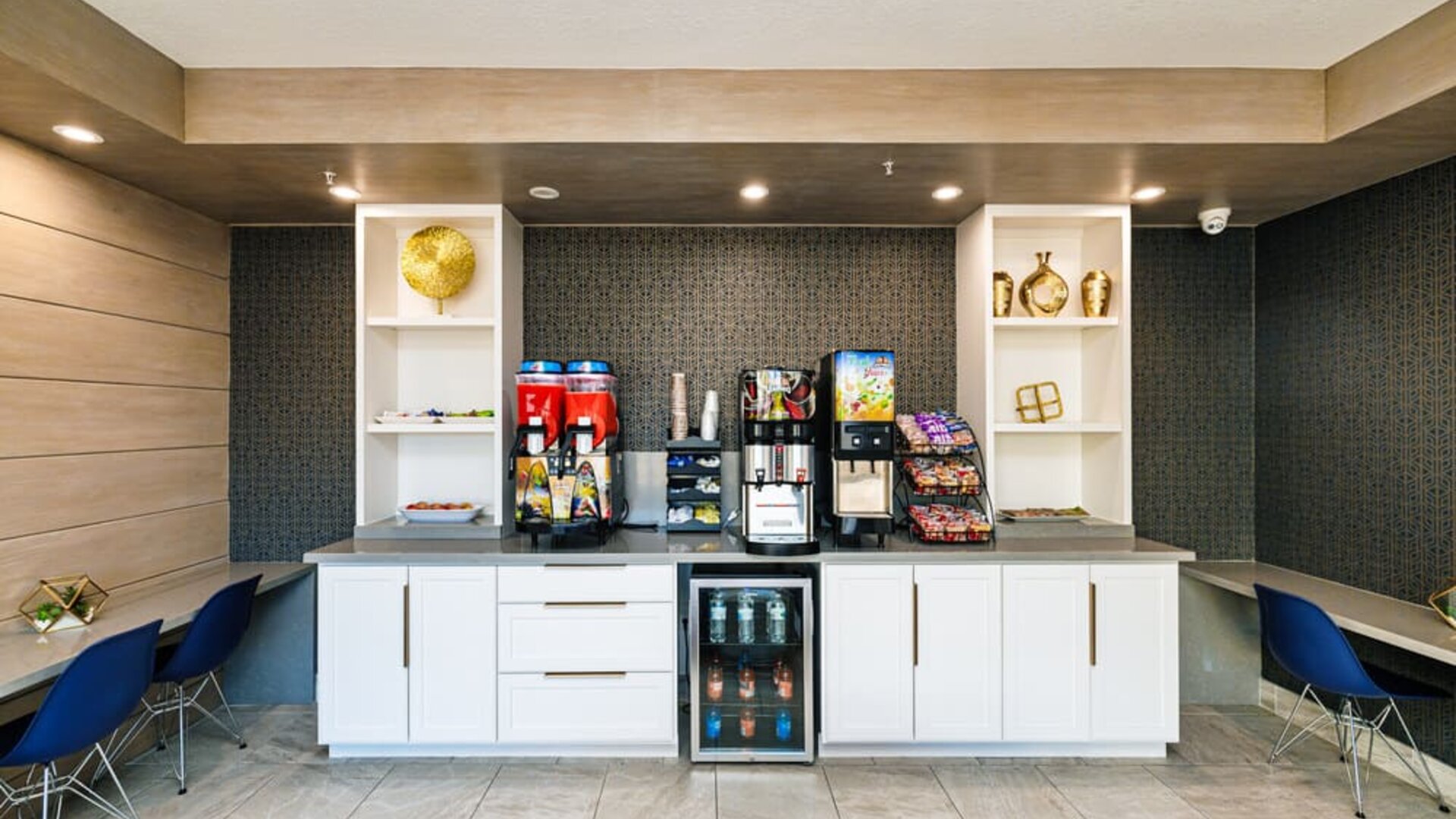 Breakfast available at Palace Inn Blue IAH East.