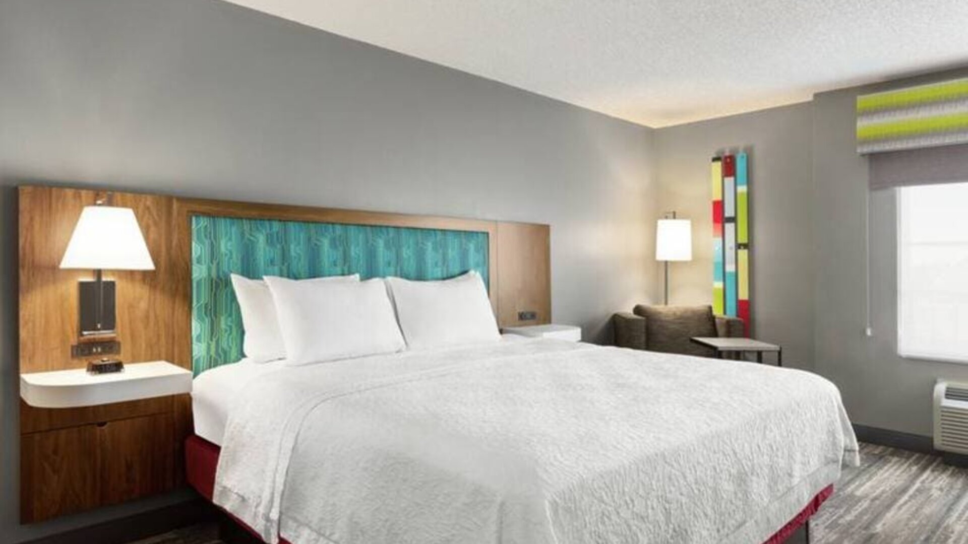Day use room with natural light at Hampton Inn & Suites Ft. Lauderdale Airport/South Cruise Port.