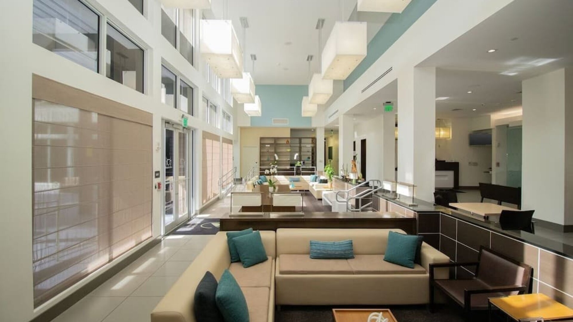 Lobby and lounge at Element Miami Doral.