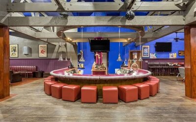 Lounge area at La Hacienda San Jose Silicon Valley.