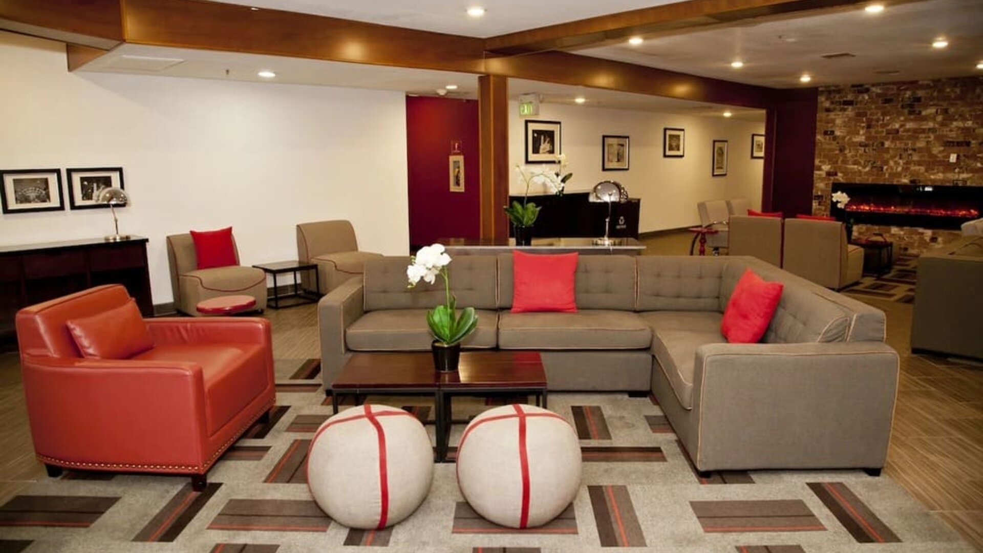 Lounge and coworking space at La Hacienda San Jose Silicon Valley.