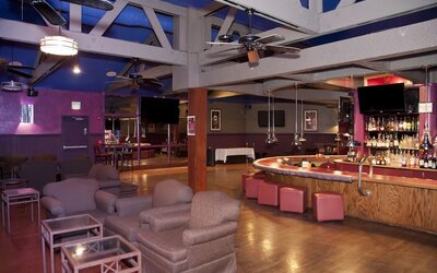Lounge and bar at La Hacienda San Jose Silicon Valley.