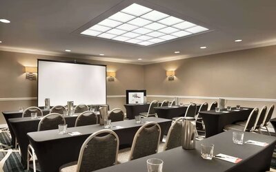 Conference room at Laguardia Plaza Hotel.