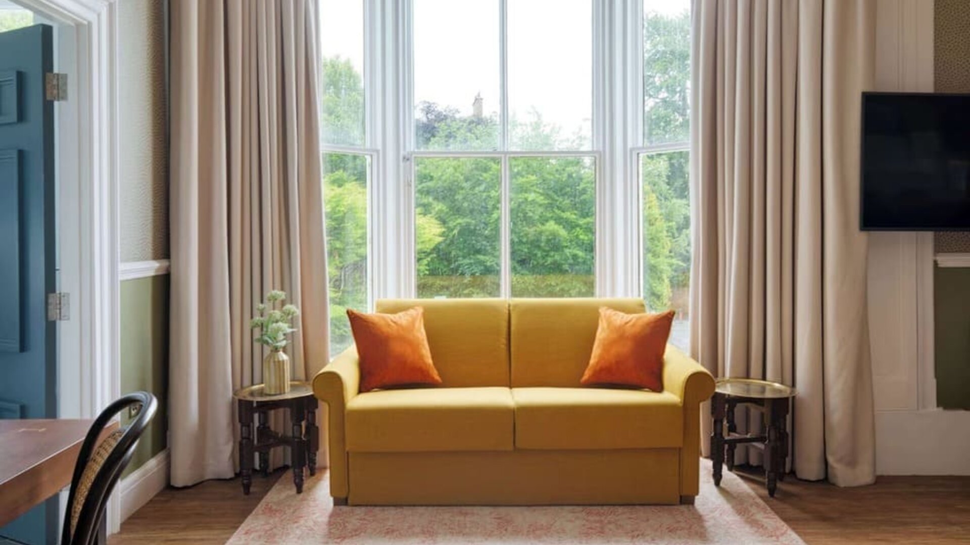 Lounge area at Elmbank York, Tapestry Collection By Hilton.