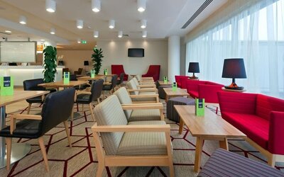 Lounge and dining area at Hampton By Hilton London Gatwick Airport.