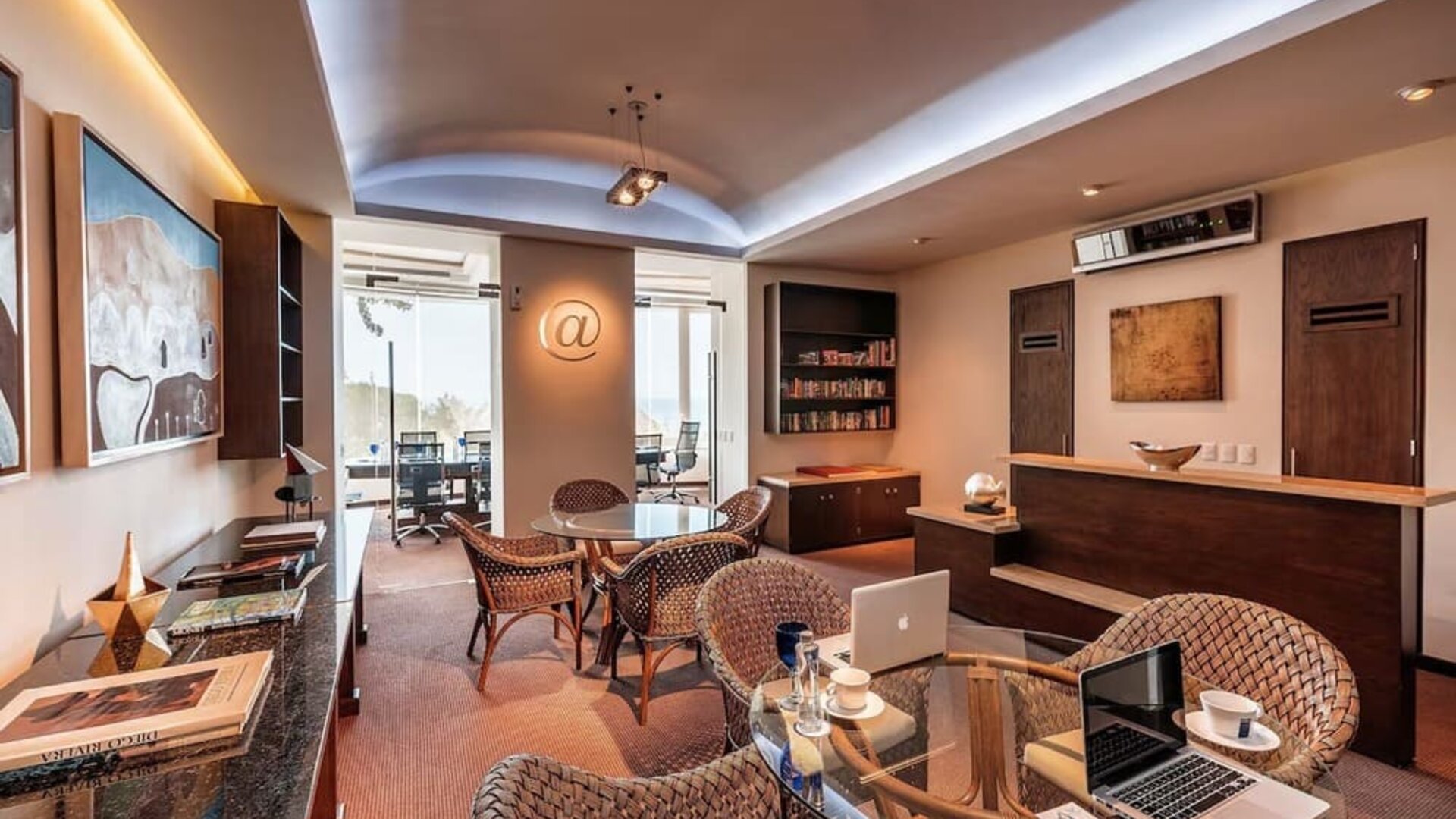 Coworking and meeting space at Grand Miramar All Luxury Suites & Residences.