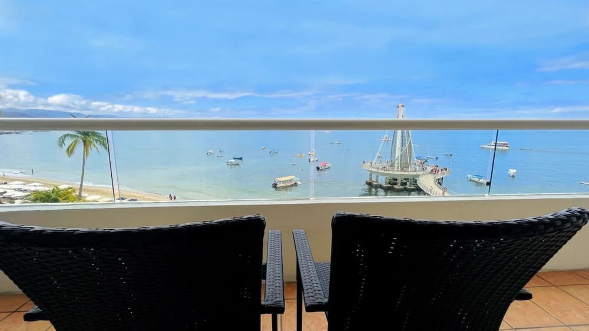 Day rooms with balcony and sea view at Hotel Delfin PV Beach Resort.