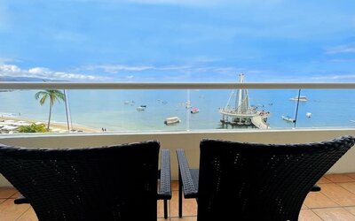 Day rooms with balcony and sea view at Hotel Delfin PV Beach Resort.