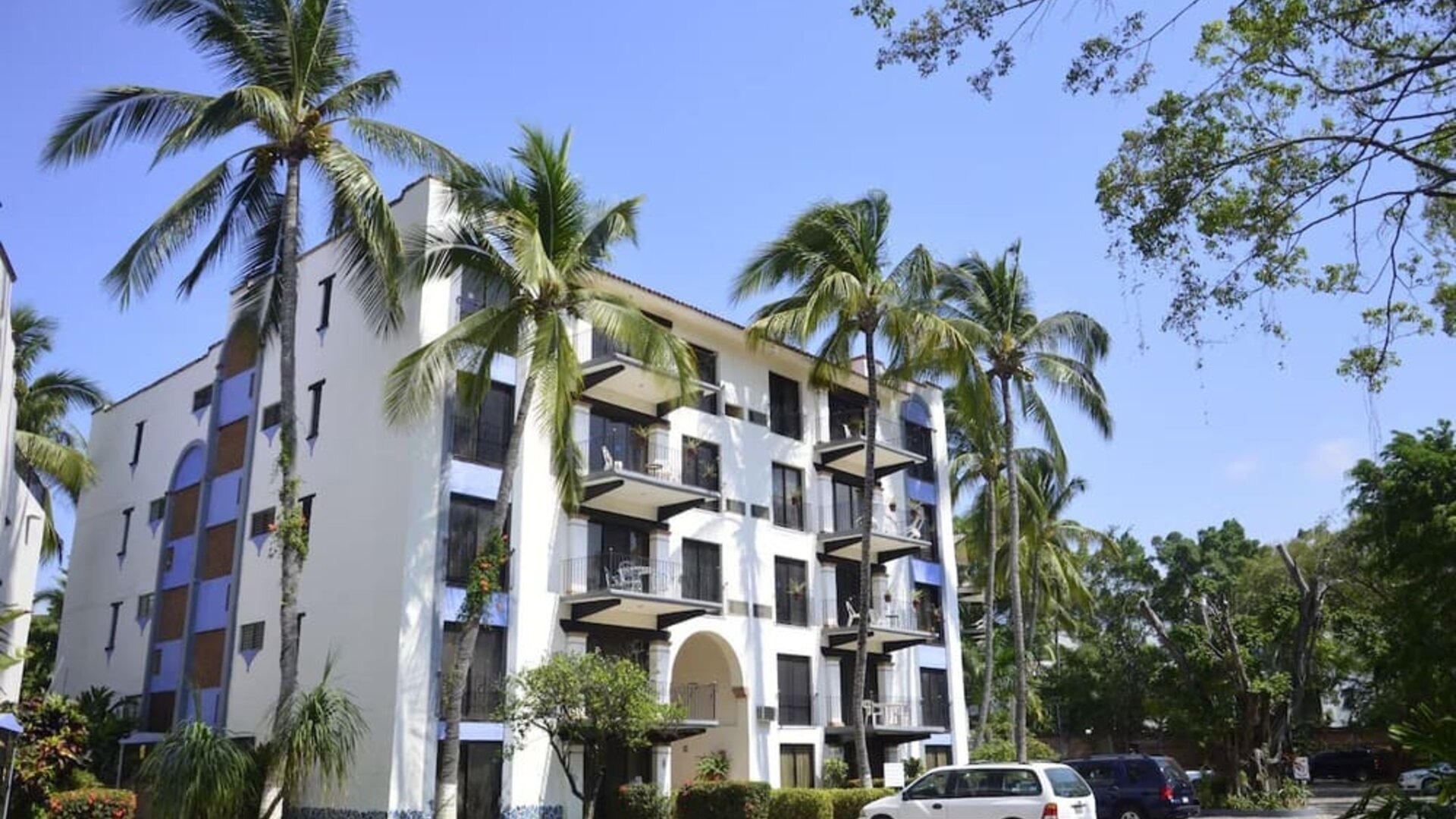 Parking available at Puerto De Luna Pet Friendly & Family Suites.