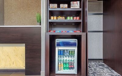 Convenience store and snack bar at Comfort Inn Prospect Park-Brooklyn.