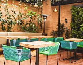 Hotel Factory Green (Calle 80 Occidente)