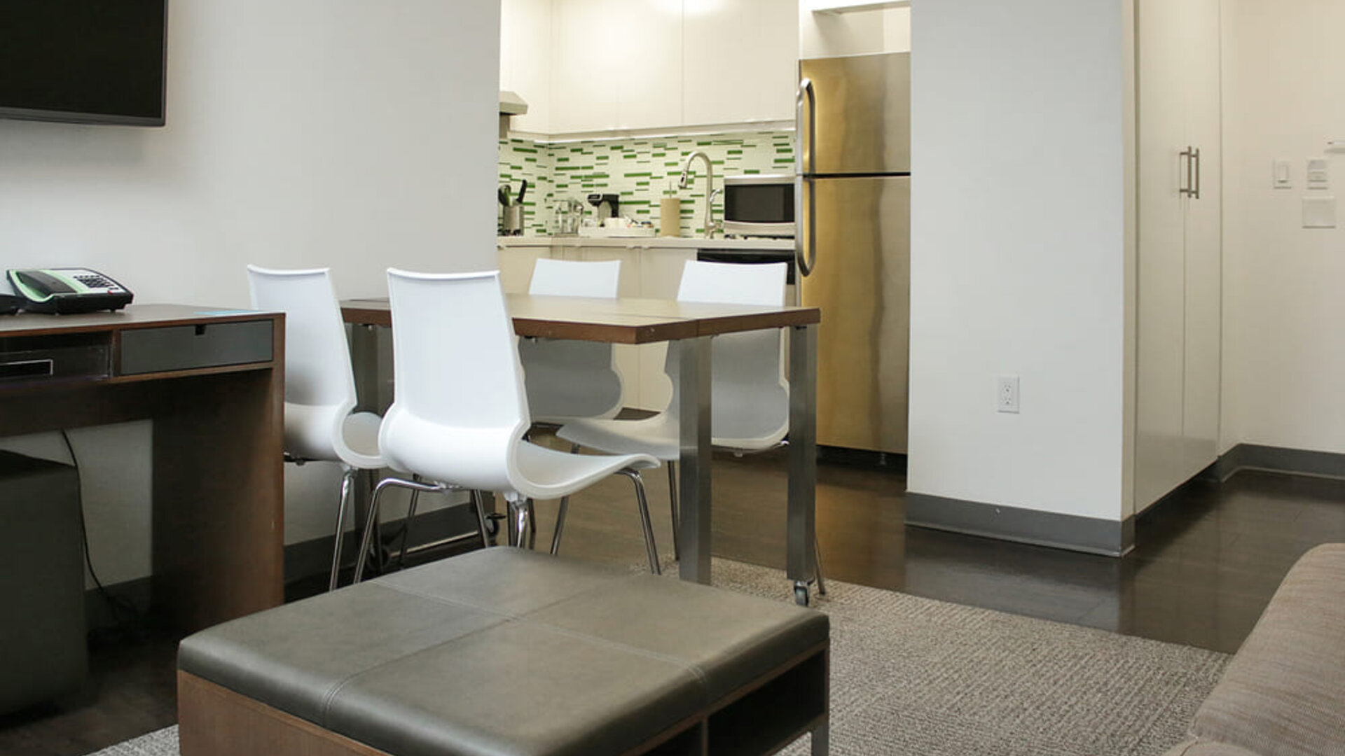 Day room with dining area at Element Miami Doral.