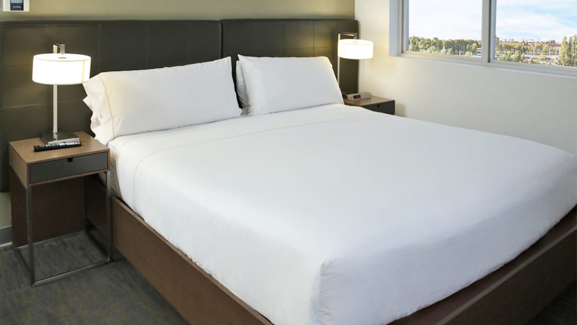 Romantic king room at Element Miami Doral.