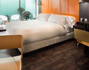 Hotel 104 Art Suites