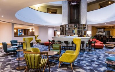 Cosmos 100 & Centro De Convenciones