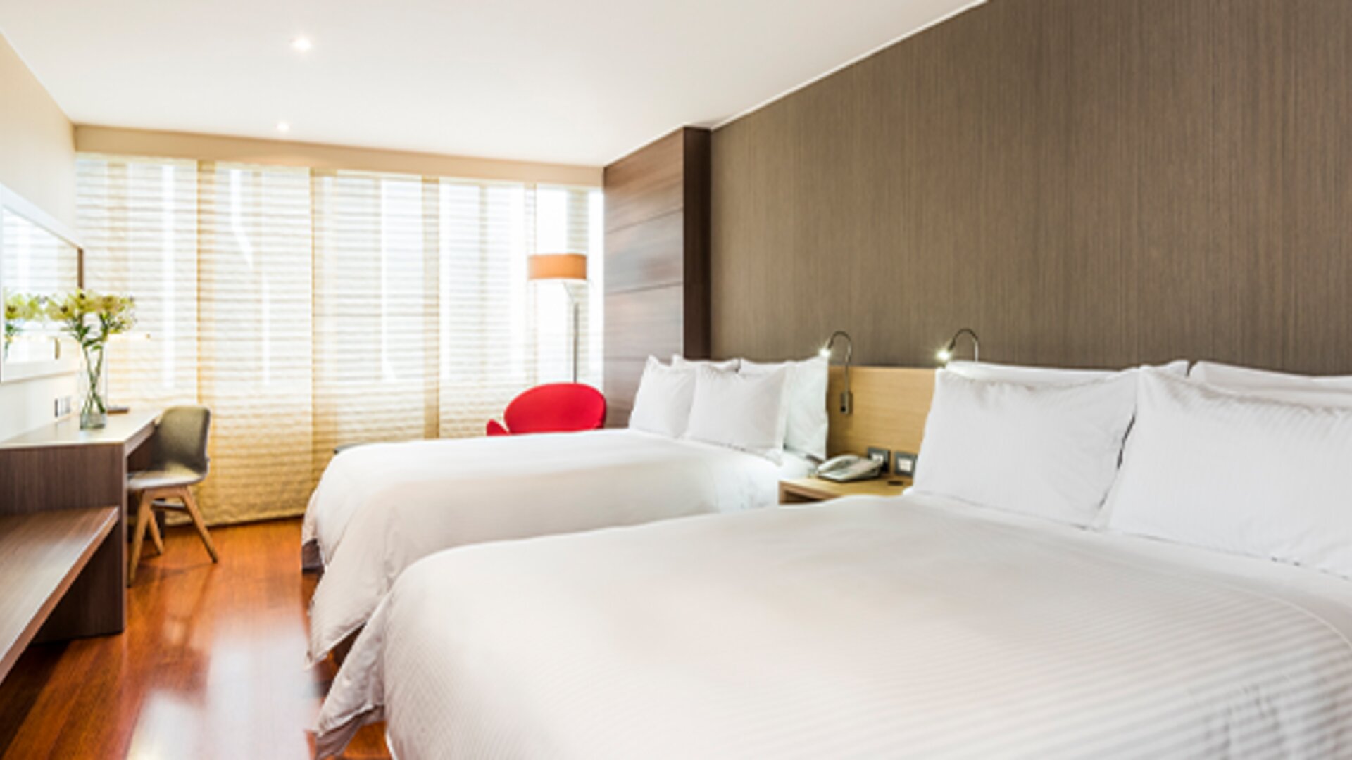 Cosmos 100 & Centro De Convenciones