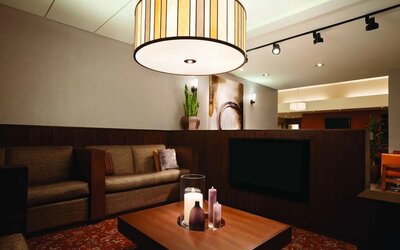 Romantic booths at the bar at Hyatt House Pleasanton.
