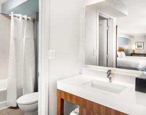 Day use room with shower and private bathroom at Hyatt Place Waikiki Beach.