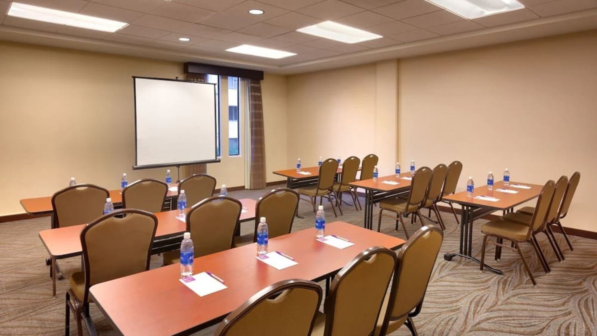 Meeting room at Hyatt Place Waikiki Beach.