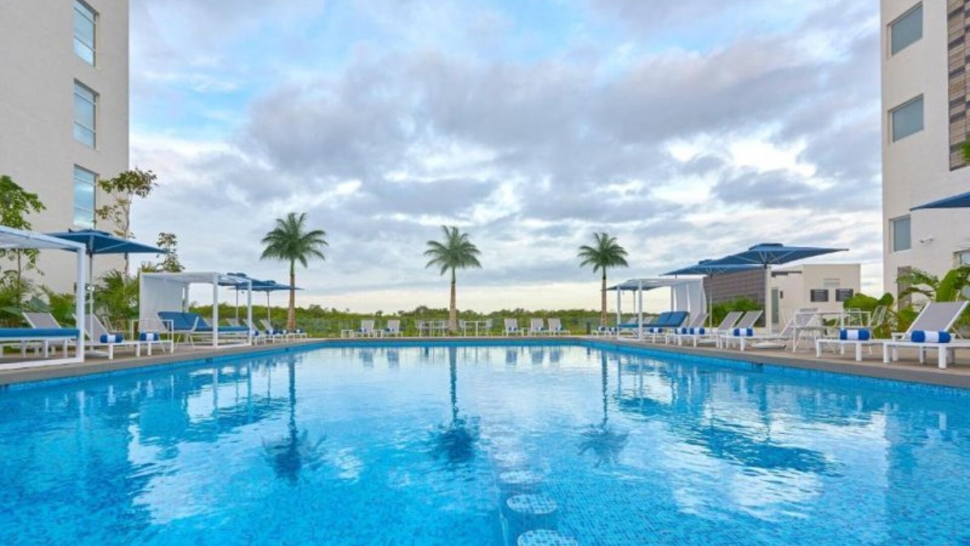 City Express Plus By Marriott Cancún Aeropuerto Riviera