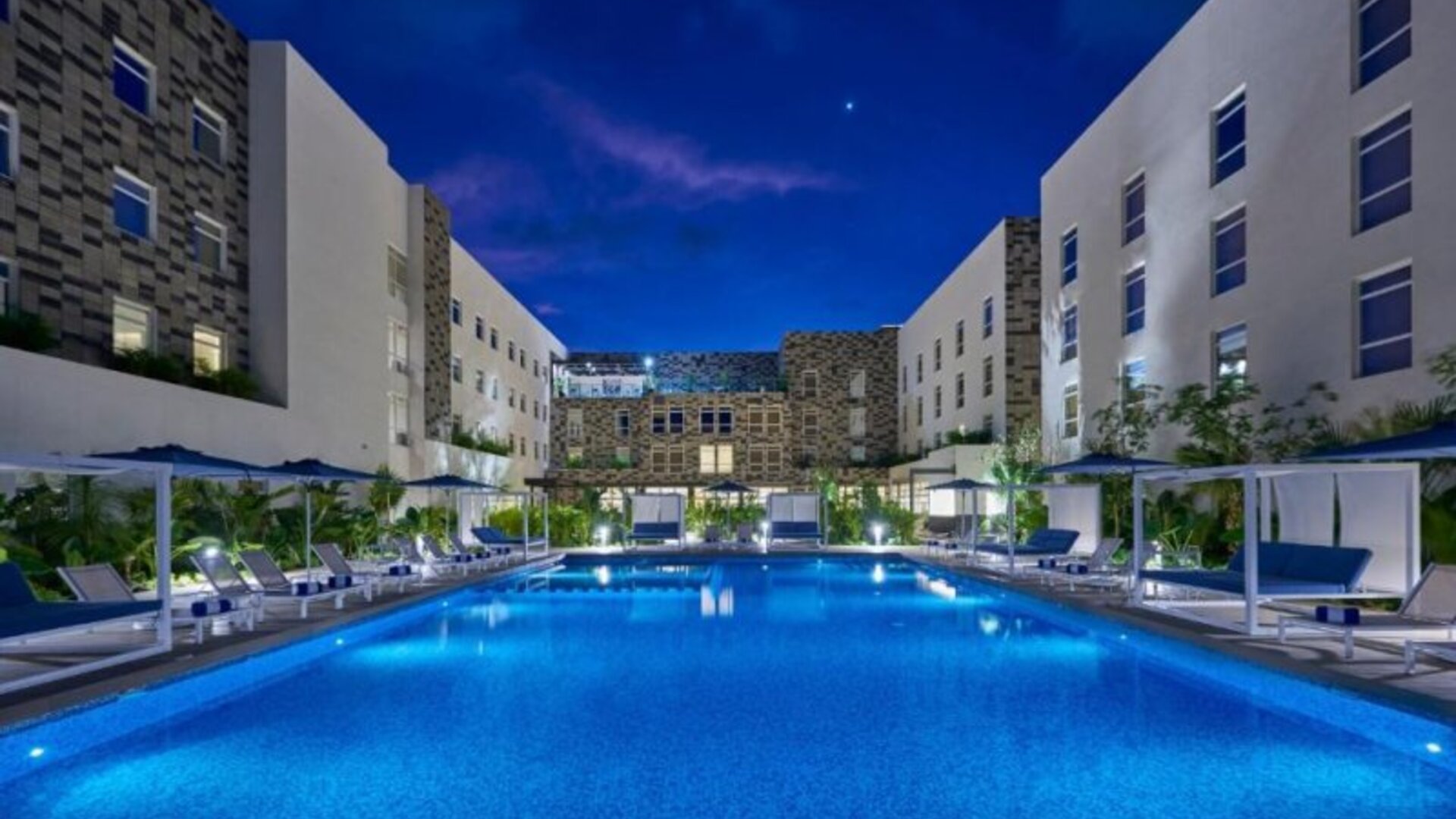 City Express Plus By Marriott Cancún Aeropuerto Riviera