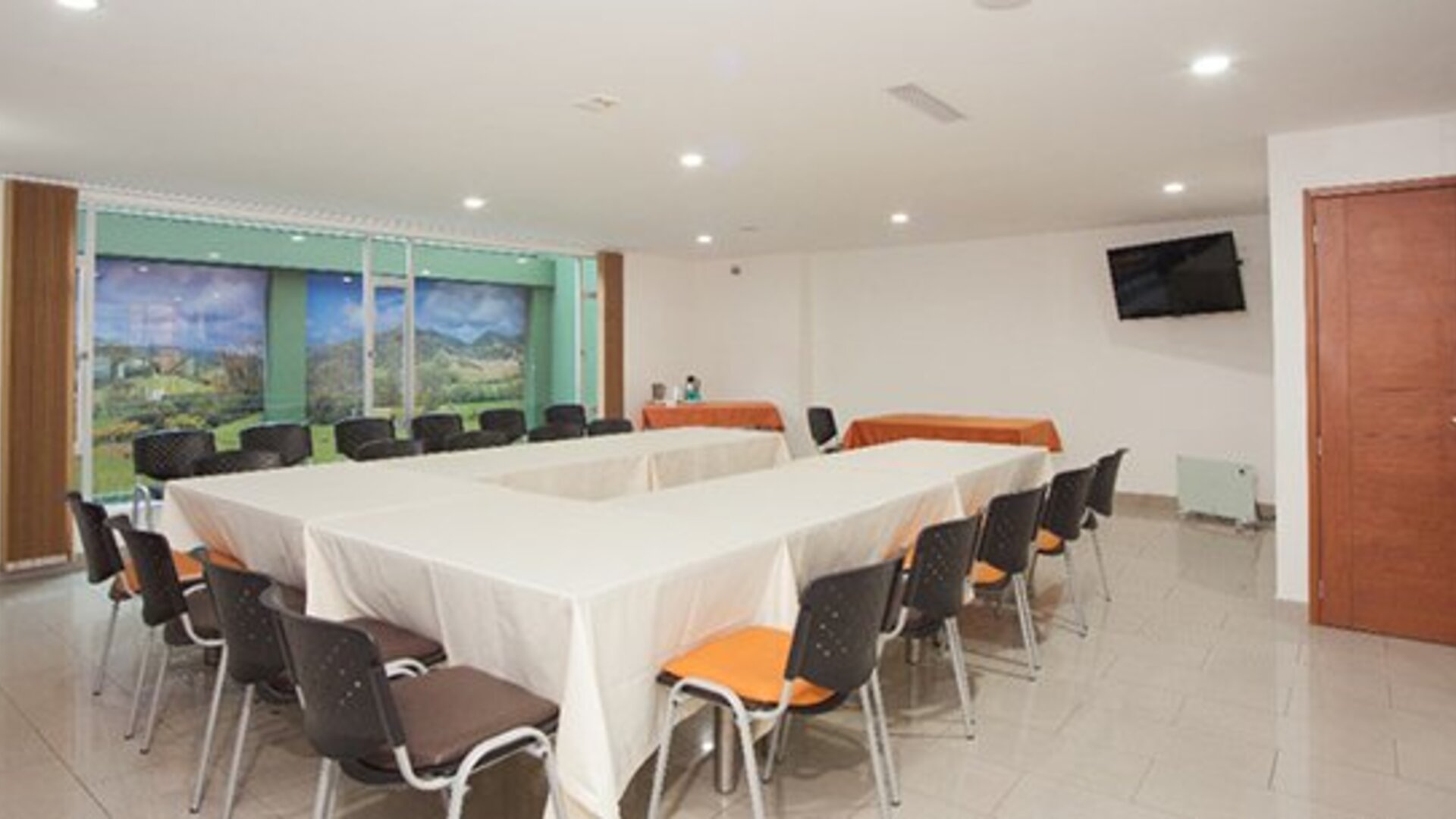 Hotel Castellana 100